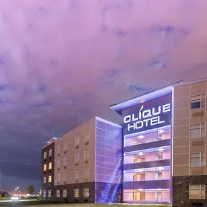 Clique Airport Hotel Calgary